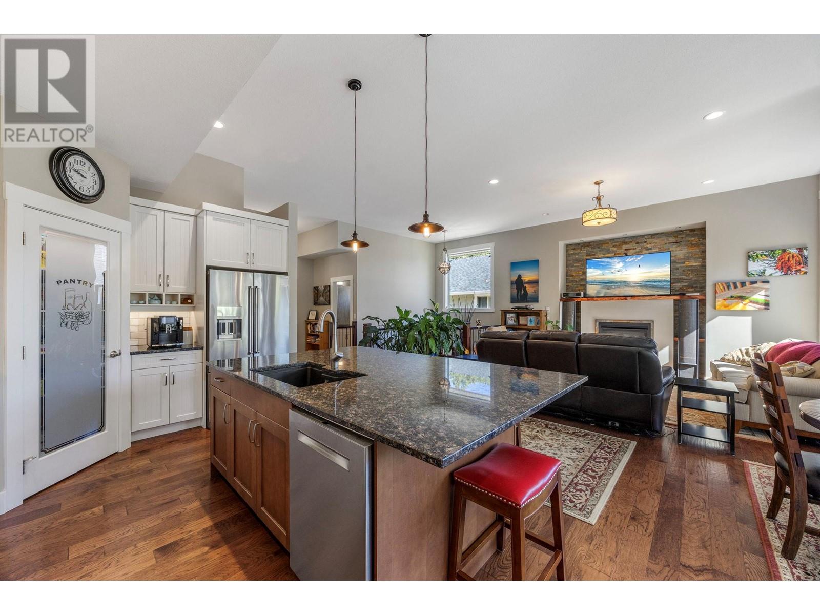 Property at 13053 Shoreline Drive image 2