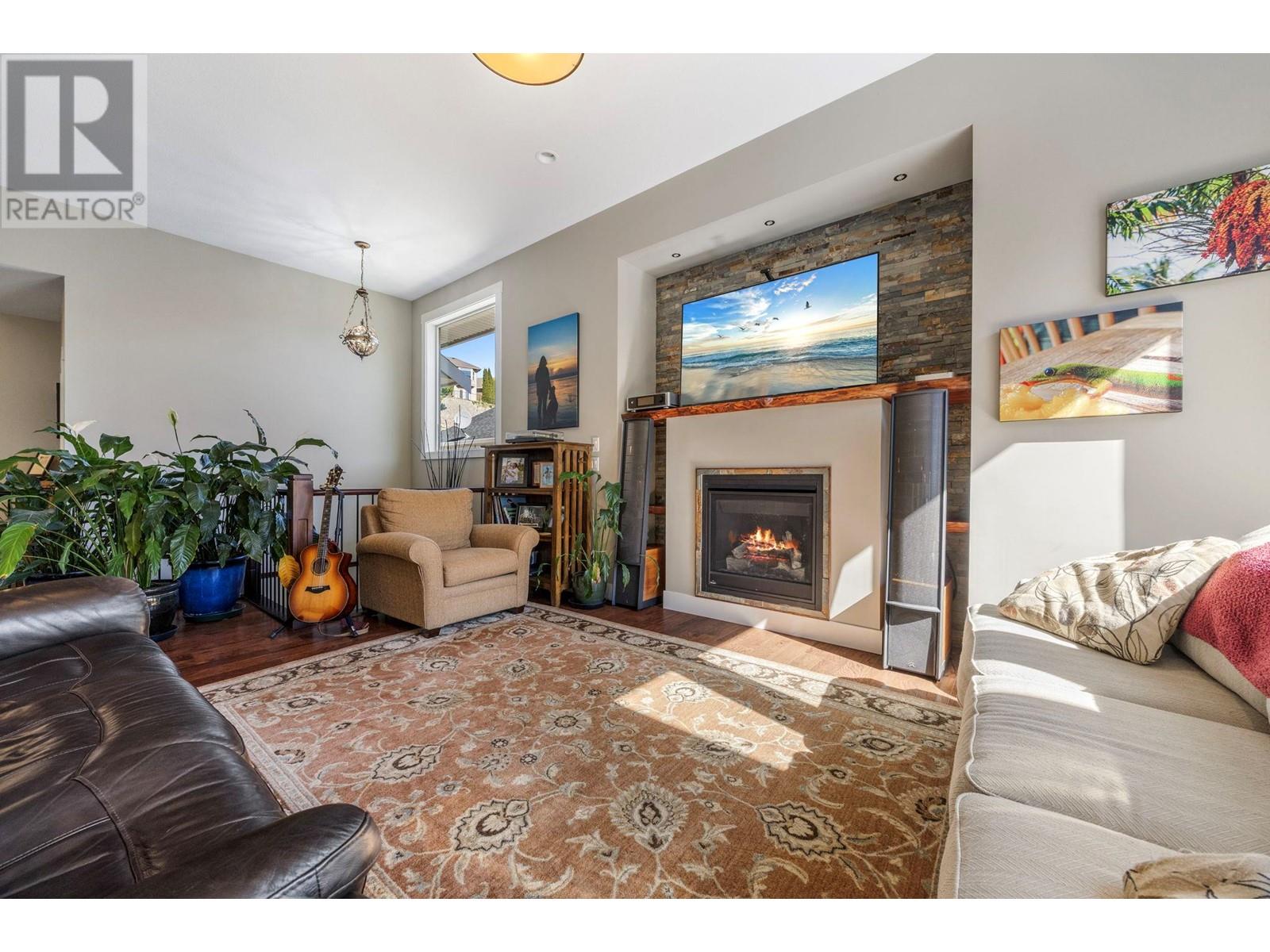 Property at 13053 Shoreline Drive image 4