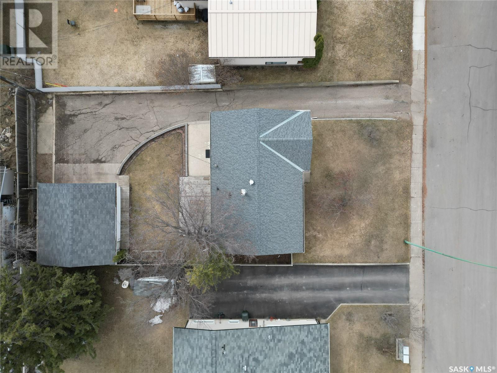 Property at 745 Cuelenaere STREET image 5