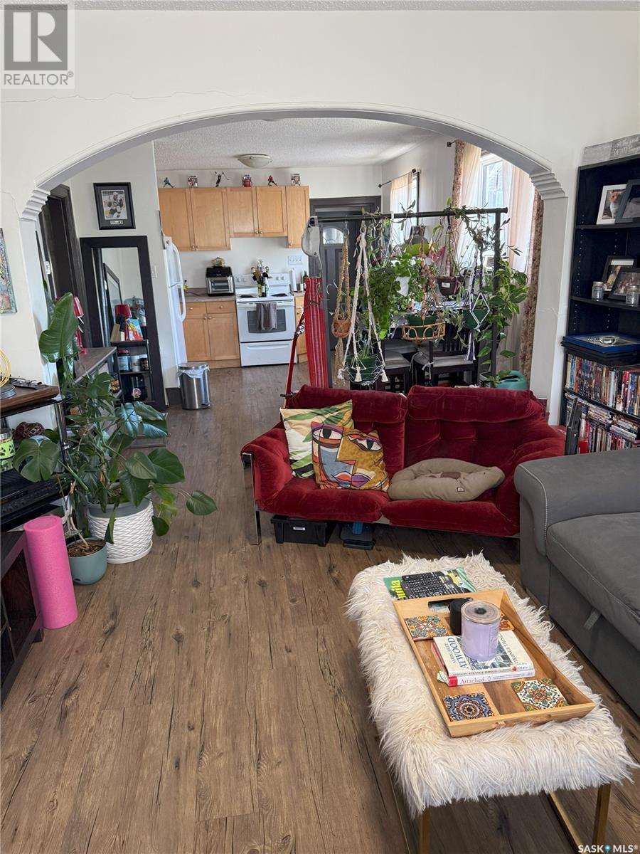 Property at 1579 MONTAGUE STREET image 2