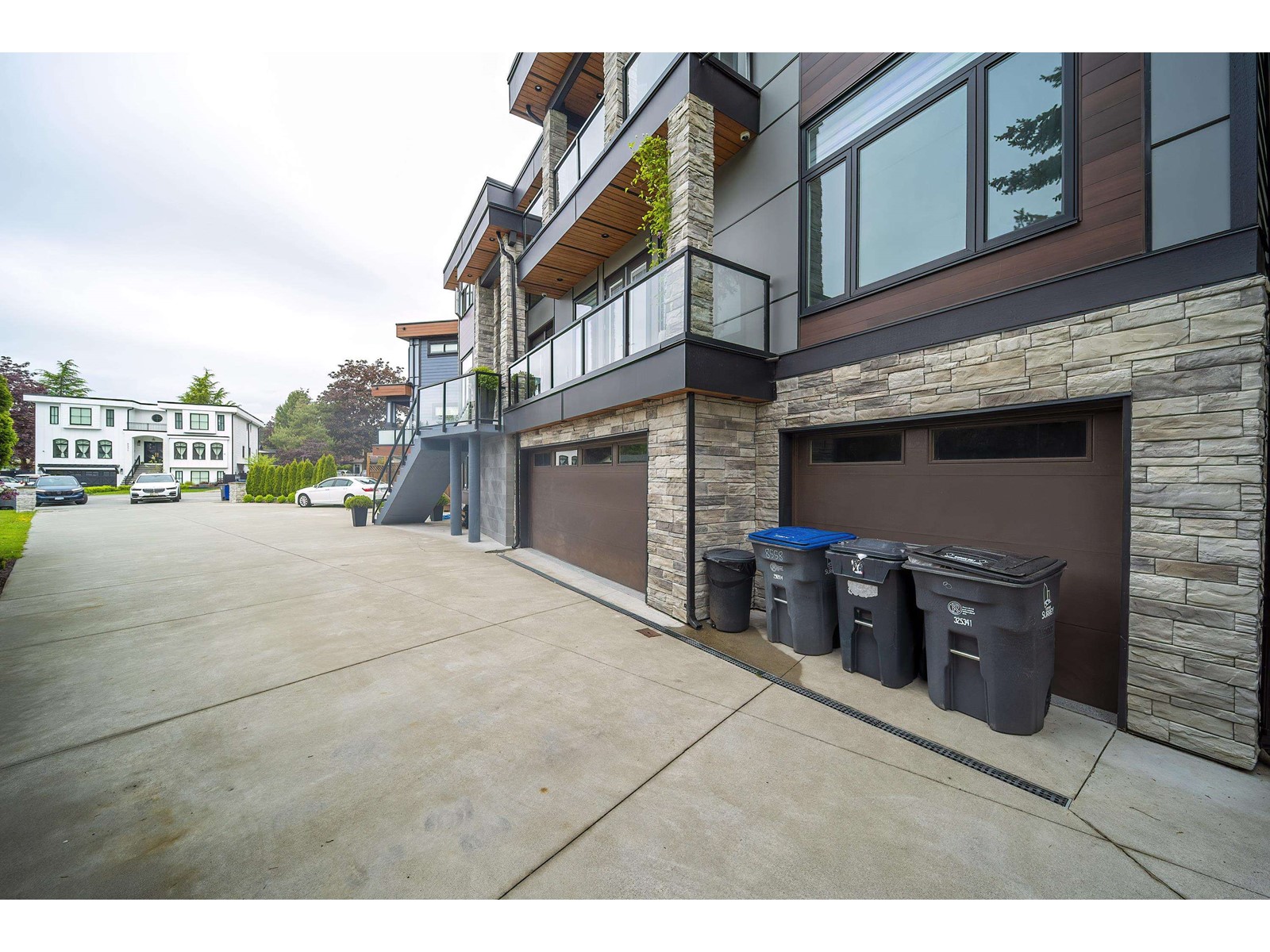 Property at 8558 145A STREET image 4