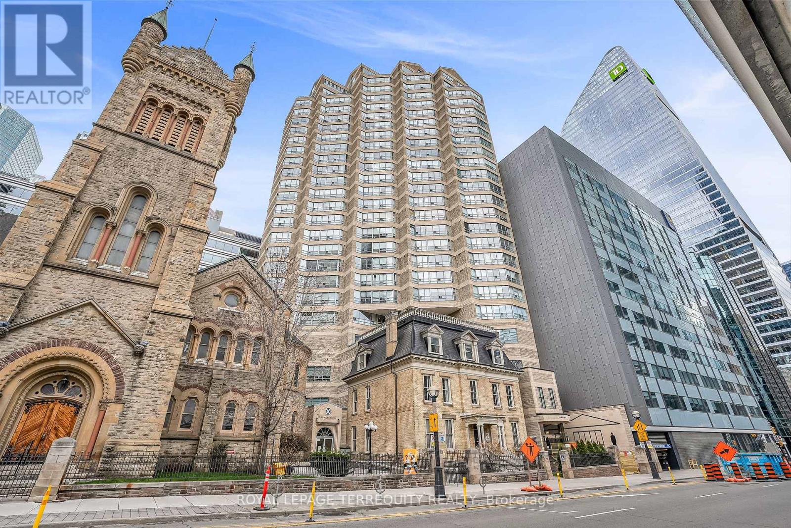 2103 - 71 Simcoe Street, Toronto, Ontario  M5J 2S9 - Photo 1 - C12135535