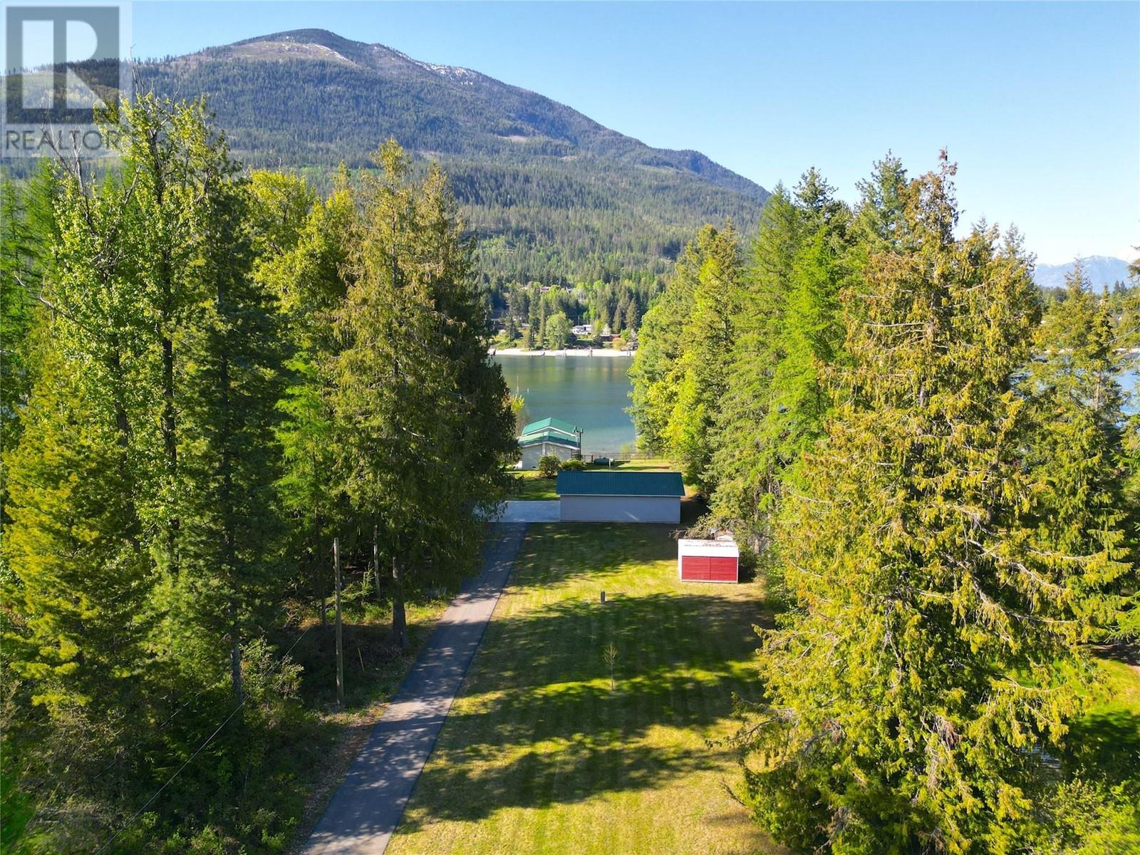 7597 ROSS Road, Procter, British Columbia