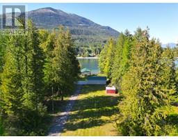 7597 ROSS Road, procter, British Columbia