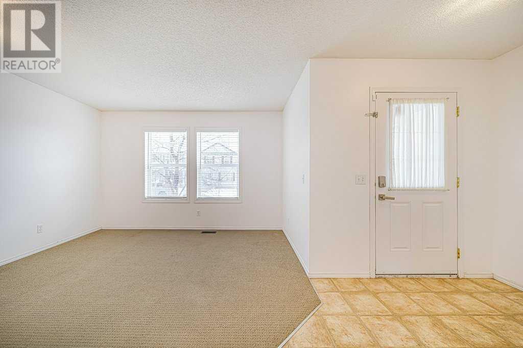 Property at 305 Everglen Rise SW image 3