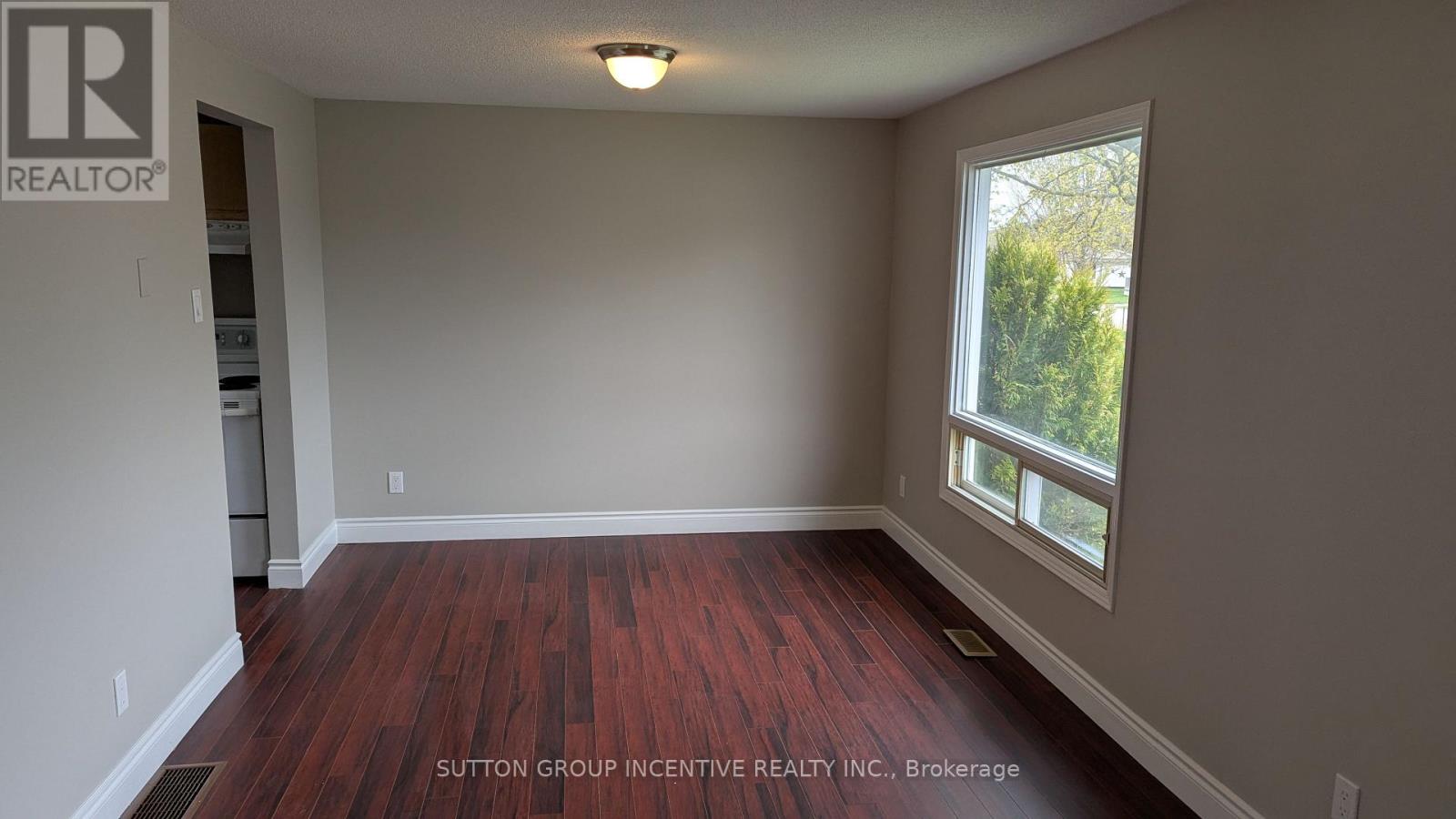 49 Royal Oak Drive, Innisfil (Cookstown), Ontario  L0L 1L0 - Photo 3 - N12135527