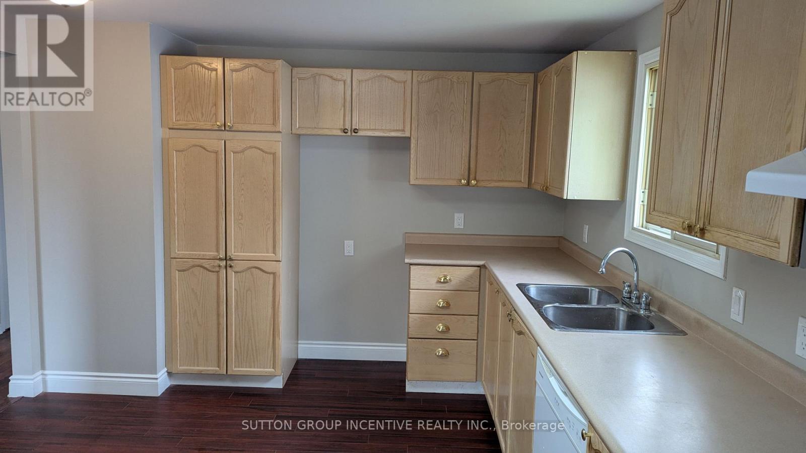 49 Royal Oak Drive, Innisfil (Cookstown), Ontario  L0L 1L0 - Photo 6 - N12135527