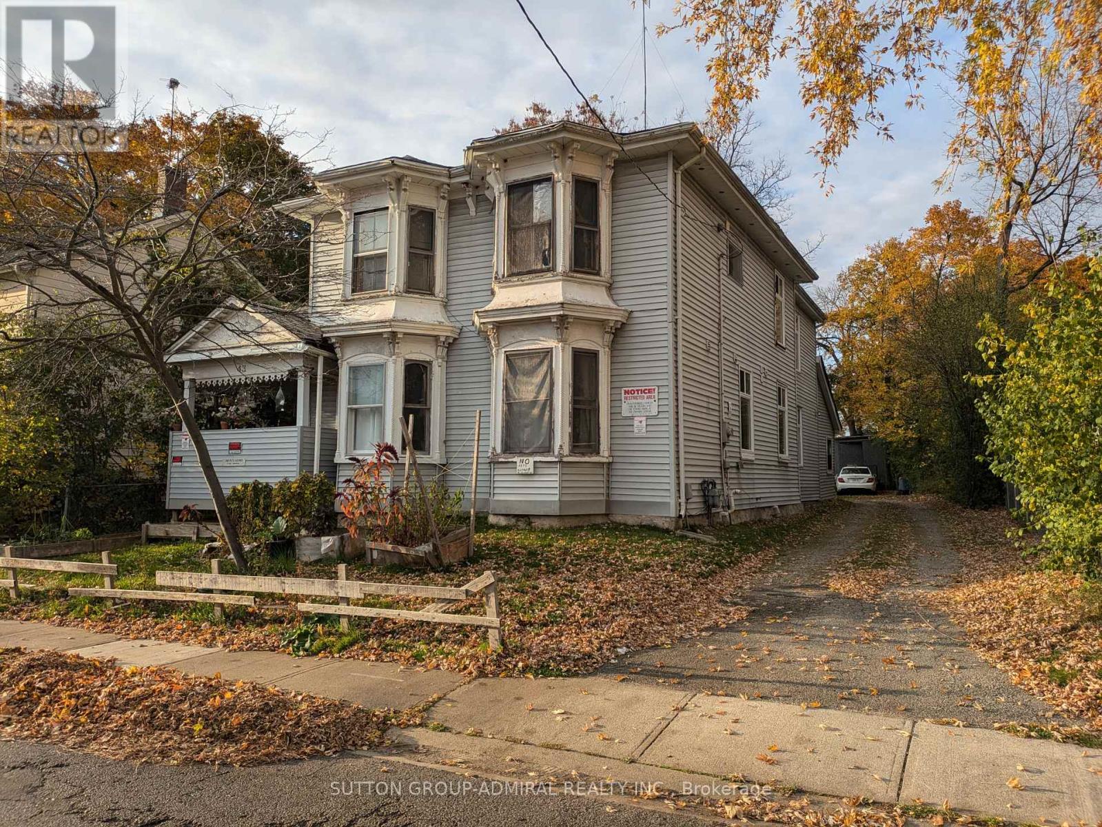 43 ELIZABETH STREET N, Brampton, Ontario