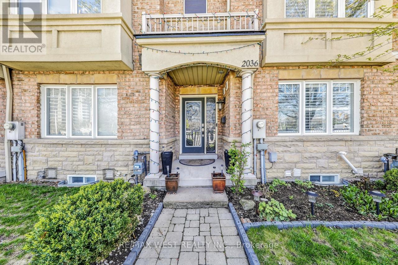 2036 LAKESHORE ROAD W, Mississauga, Ontario