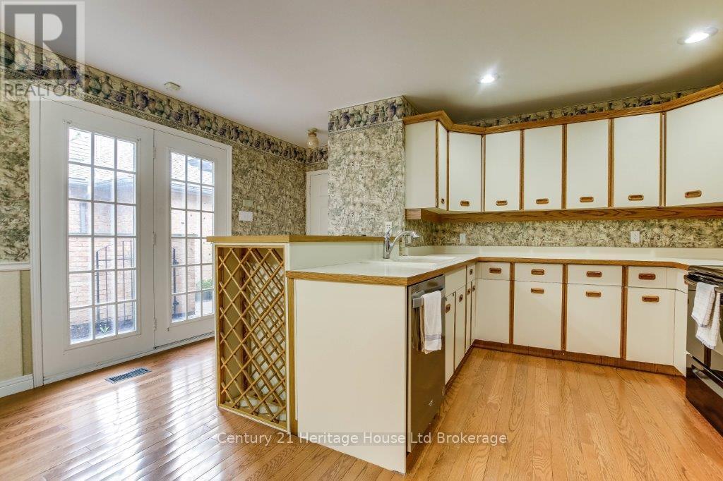 675 Lansdowne Avenue, Woodstock, Ontario  N4T 1K3 - Photo 10 - X12131766
