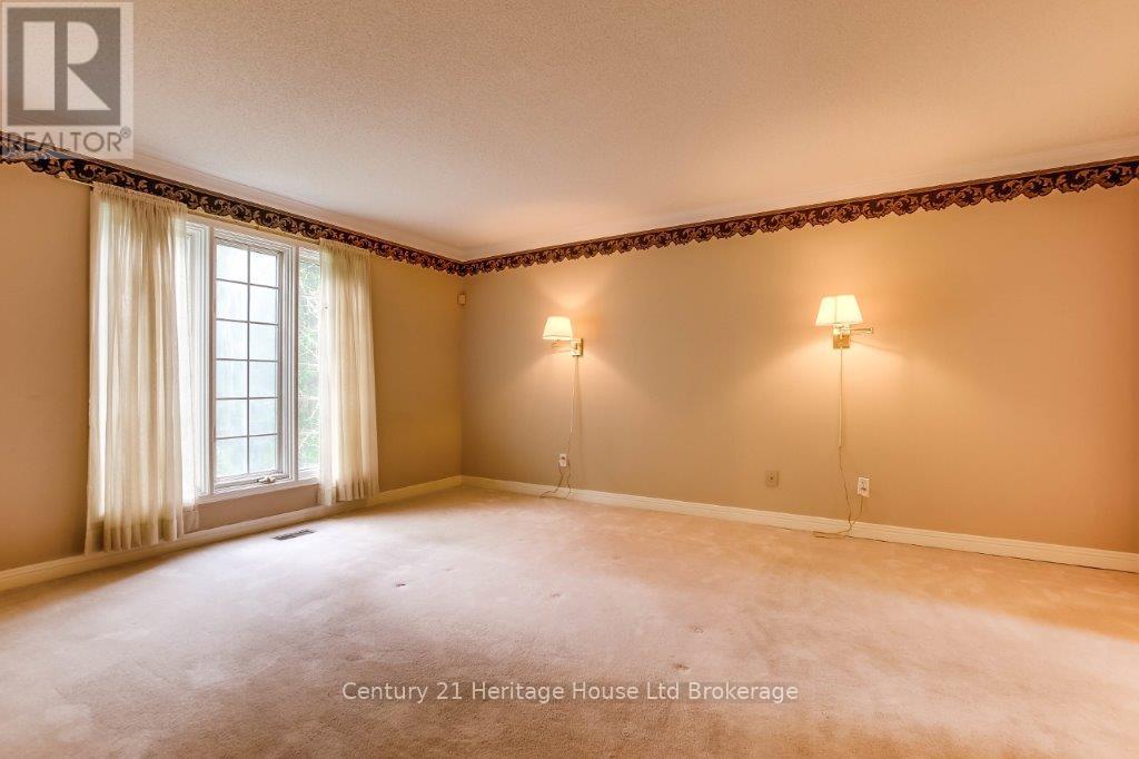 675 Lansdowne Avenue, Woodstock, Ontario  N4T 1K3 - Photo 14 - X12131766