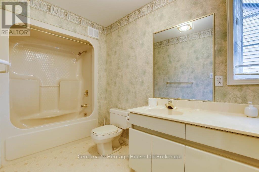 675 Lansdowne Avenue, Woodstock, Ontario  N4T 1K3 - Photo 26 - X12131766