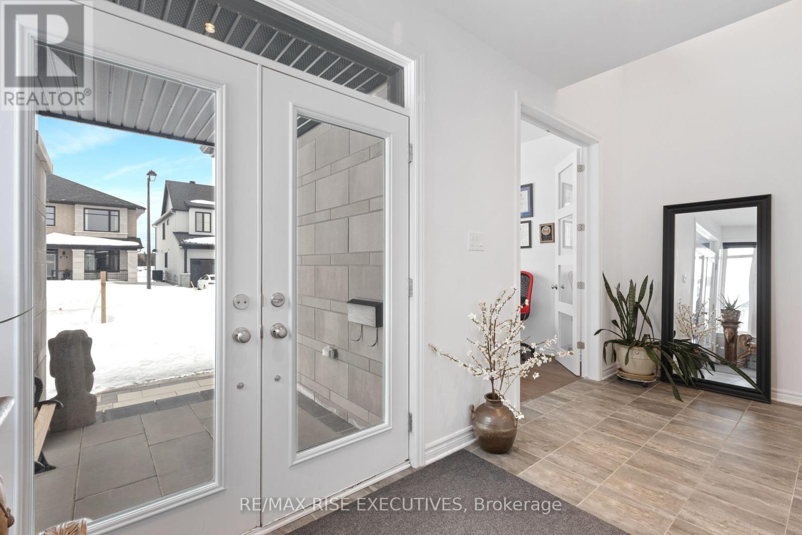 Property at 165 FINSBURY AVENUE image 3