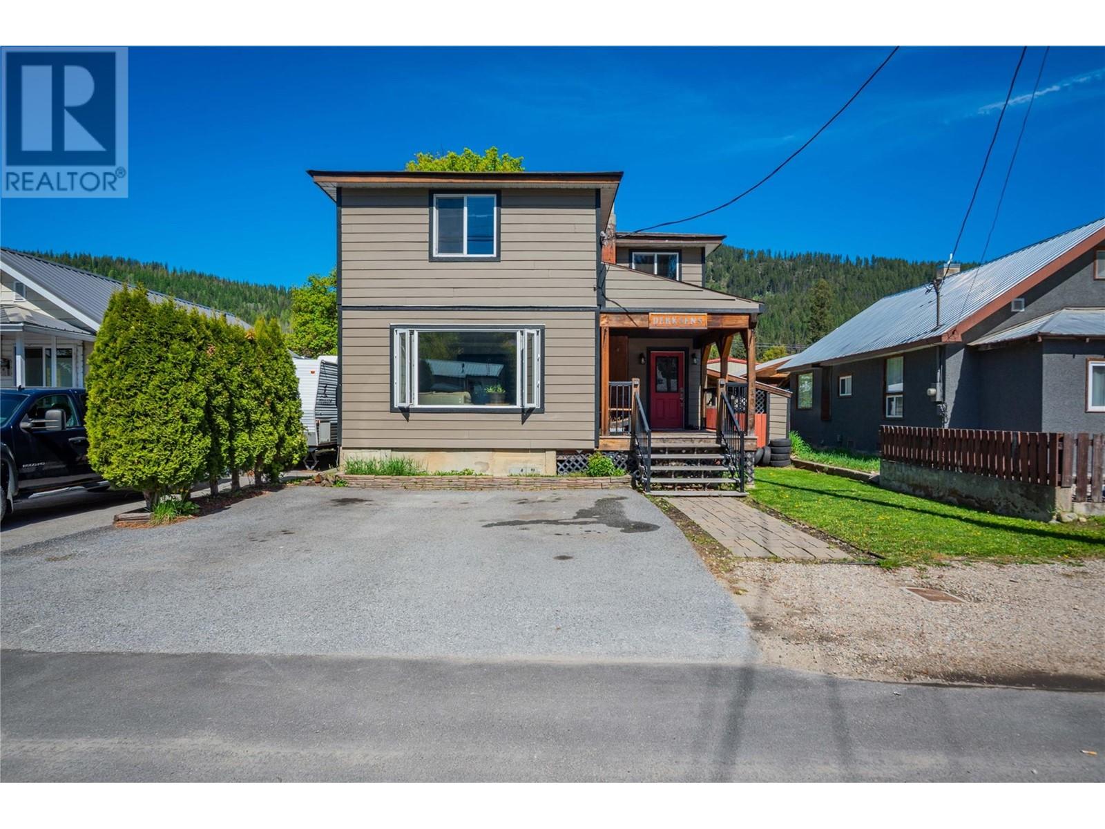 Property at 1921 Beaver Street image 2