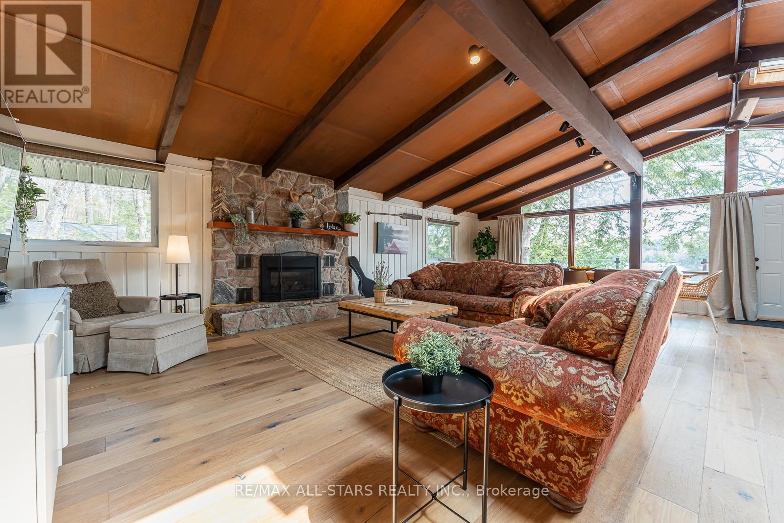 1008 Rolland Drive, Dysart Et Al, Ontario  K0M 1S0 - Photo 10 - X12135512