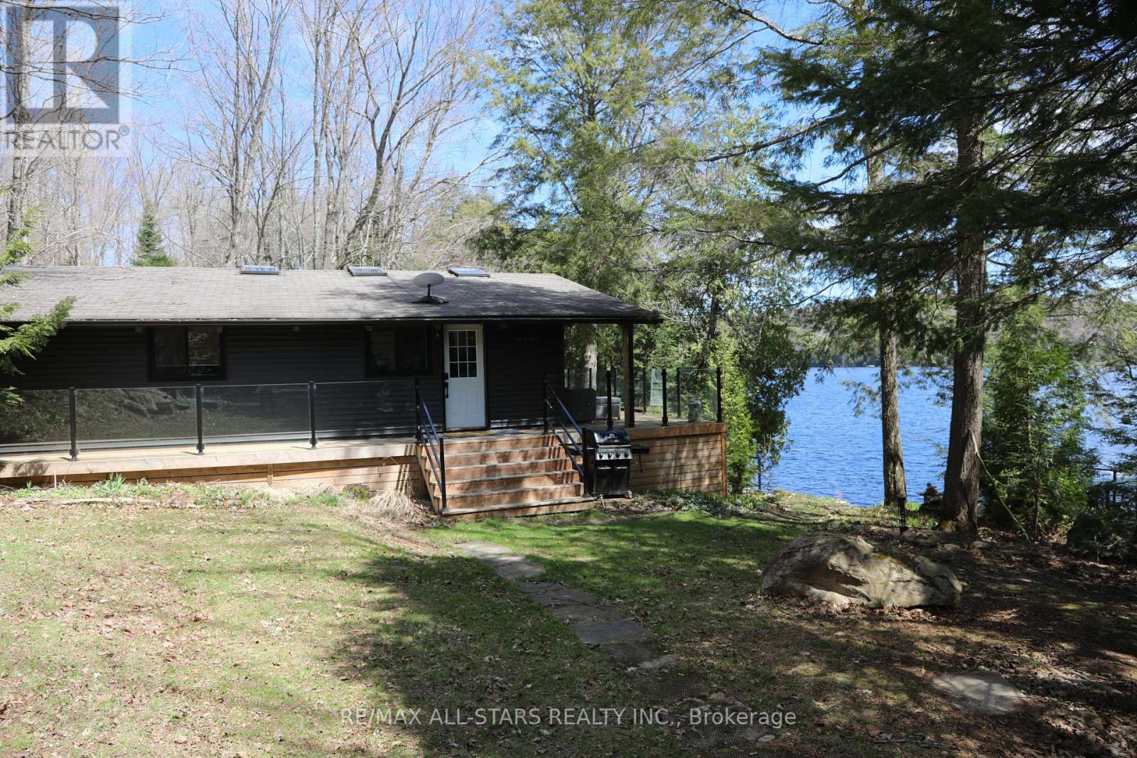 1008 Rolland Drive, Dysart Et Al, Ontario  K0M 1S0 - Photo 3 - X12135512