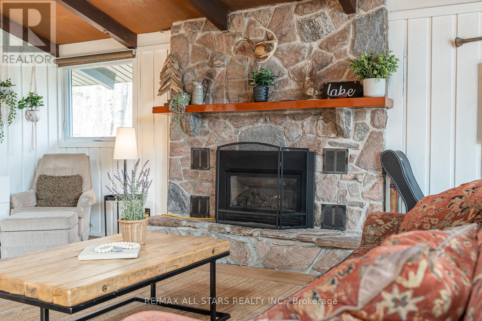 1008 Rolland Drive, Dysart Et Al, Ontario  K0M 1S0 - Photo 8 - X12135512