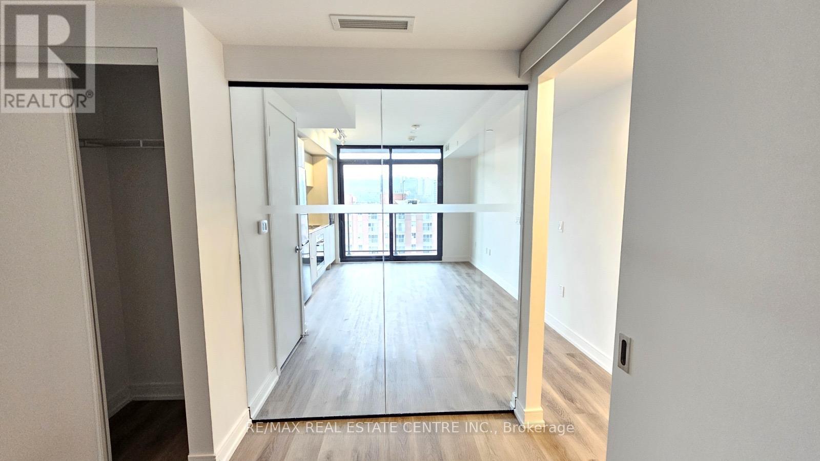 1302 - 1 Jarvis Street, Hamilton, Ontario  L8R 0A8 - Photo 21 - X12135372