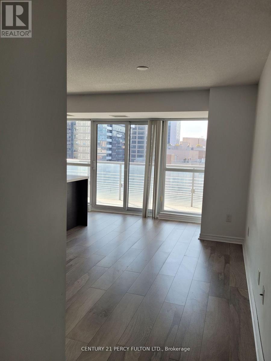1511 - 386 Yonge Street, Toronto, Ontario  M5B 0A5 - Photo 7 - C12135562