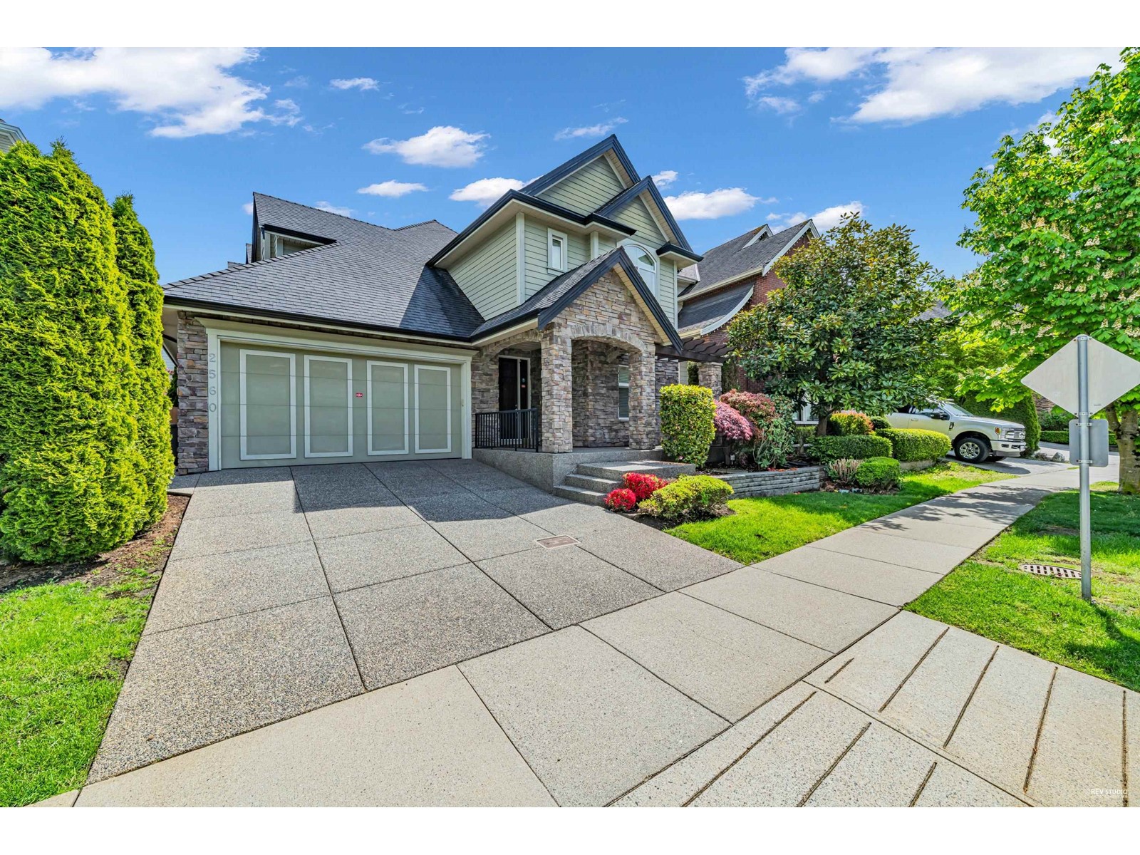2560 162 Street, Surrey, British Columbia  V3Z 6Z3 - Photo 2 - R3000403