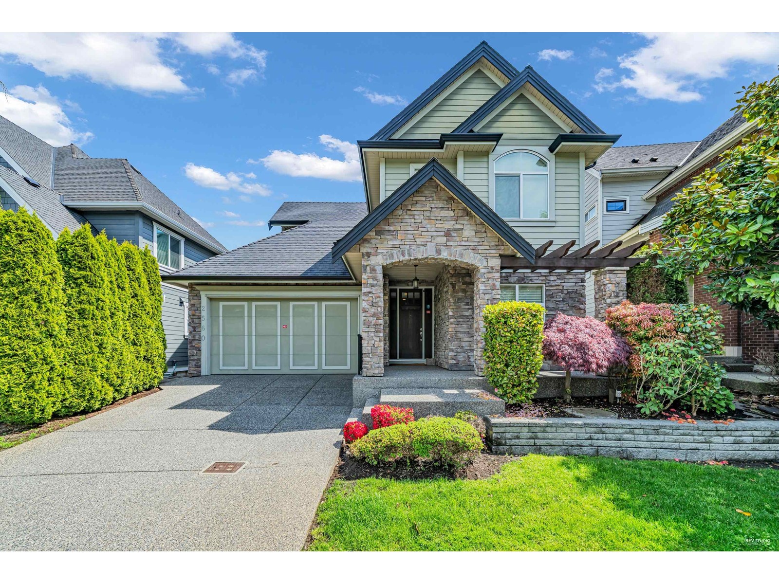 2560 162 Street, Surrey, British Columbia  V3Z 6Z3 - Photo 1 - R3000403