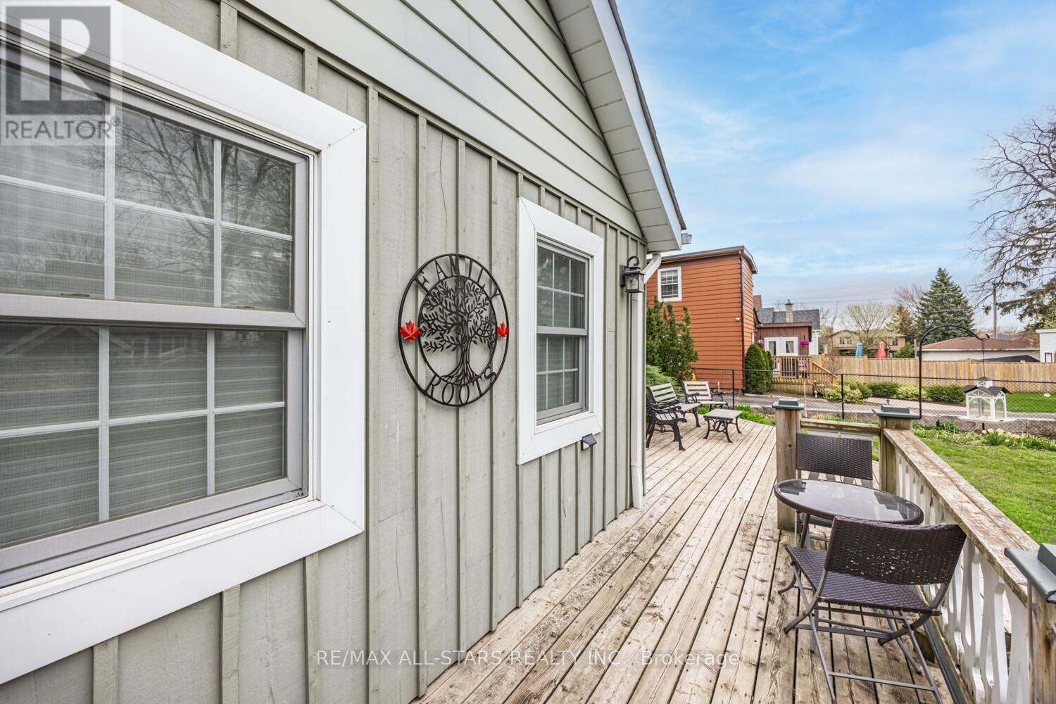 8 Albert Street, Whitchurch-Stouffville, Ontario  L4A 4H1 - Photo 20 - N12135102