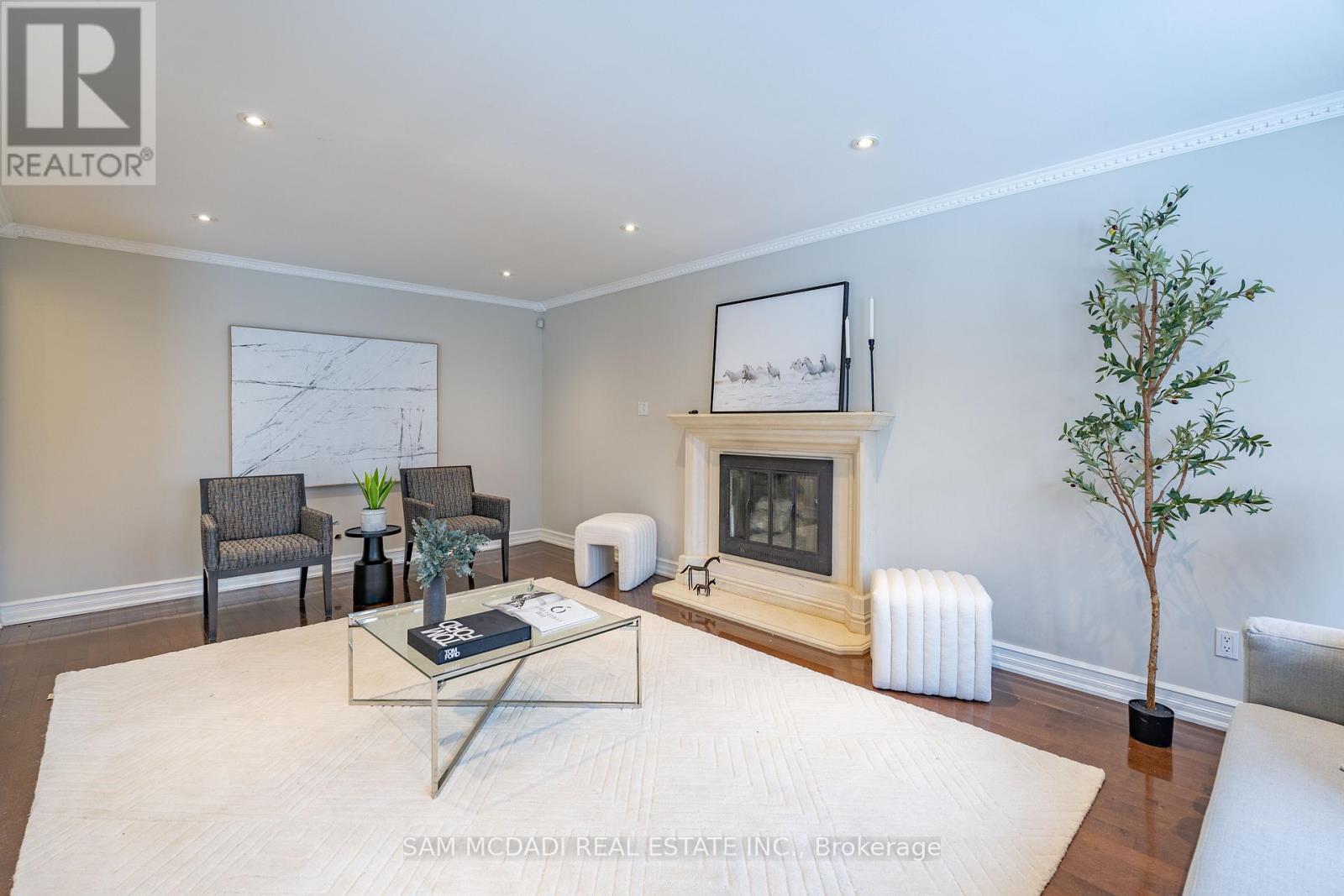 1836 Friar Tuck Court, Mississauga, Ontario  L5K 2L4 - Photo 15 - W12135601