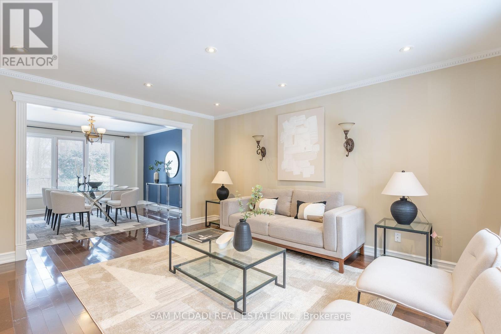 1836 Friar Tuck Court, Mississauga, Ontario  L5K 2L4 - Photo 5 - W12135601