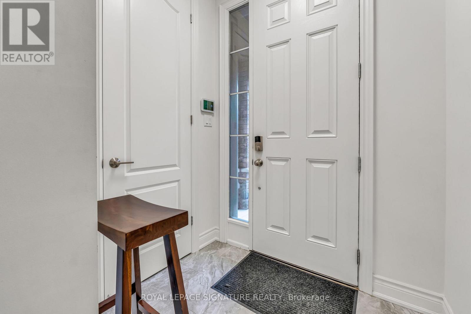 8 Gruenwald Gate, Brampton, Ontario  L6Y 0E3 - Photo 5 - W12135624