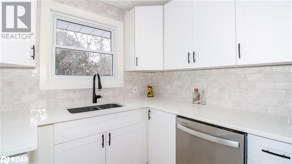 255 Calford St Street, Angus, Ontario  L0M 1B0 - Photo 12 - 40726372