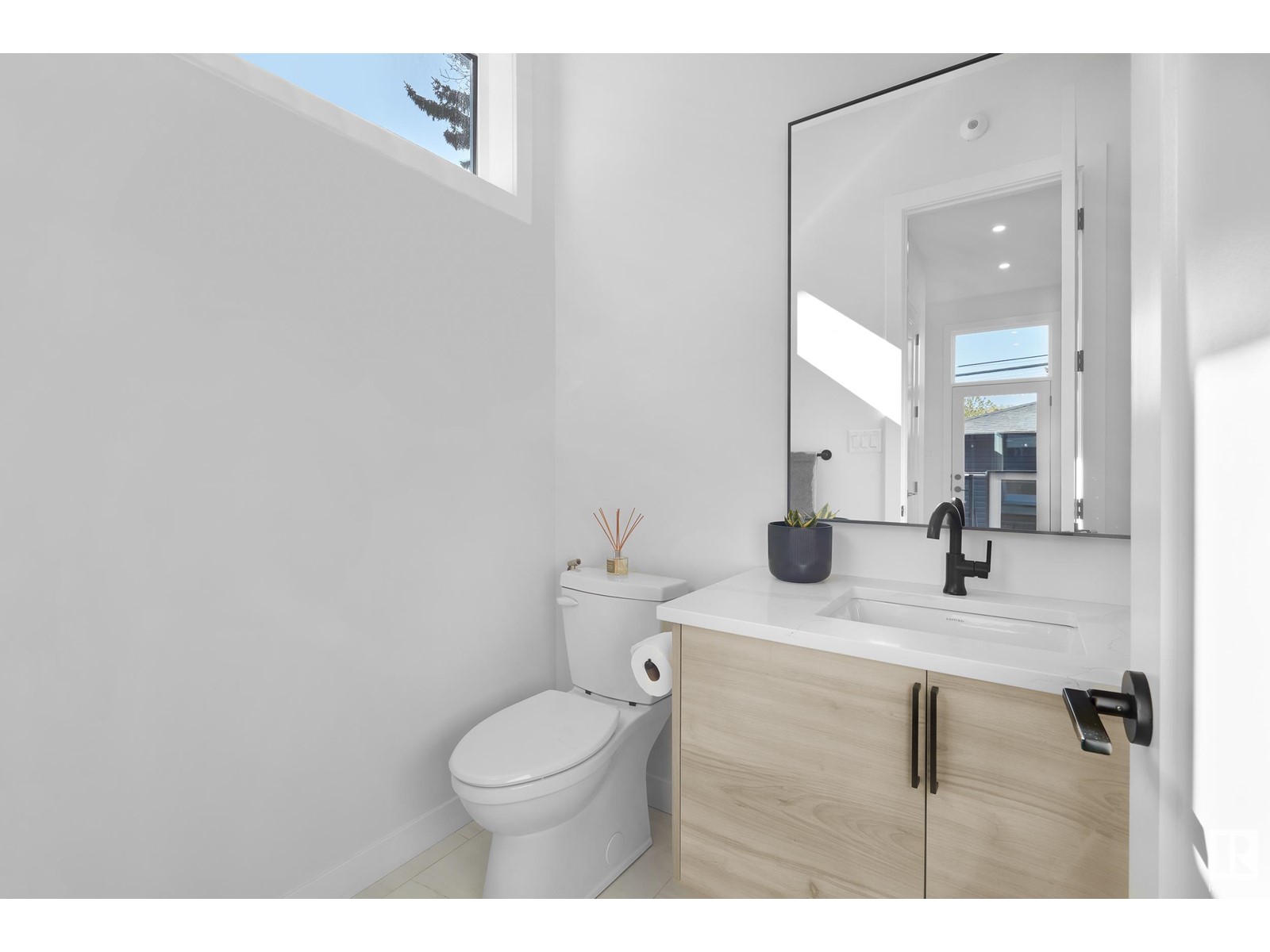 9754 75 Av Nw, Edmonton, Alberta  T6E 1H8 - Photo 13 - E4435353