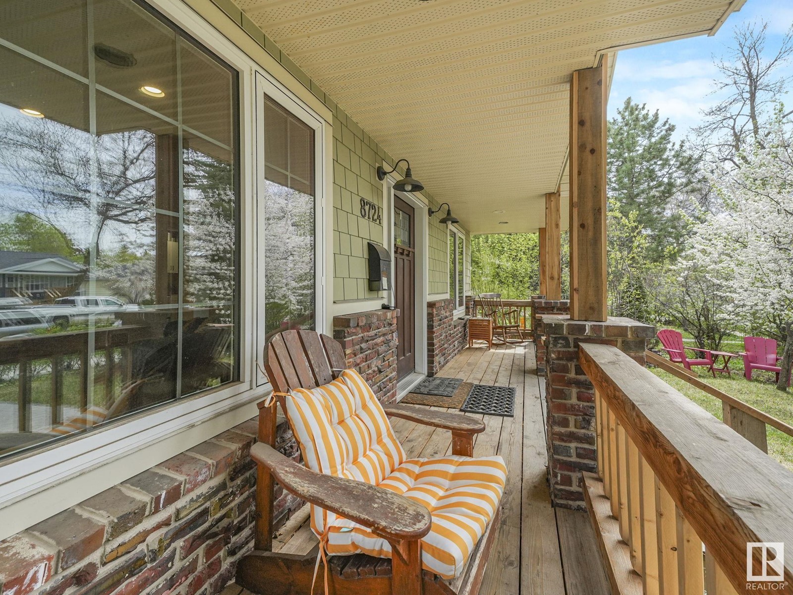 Property at 8724 92B AV NW image 4