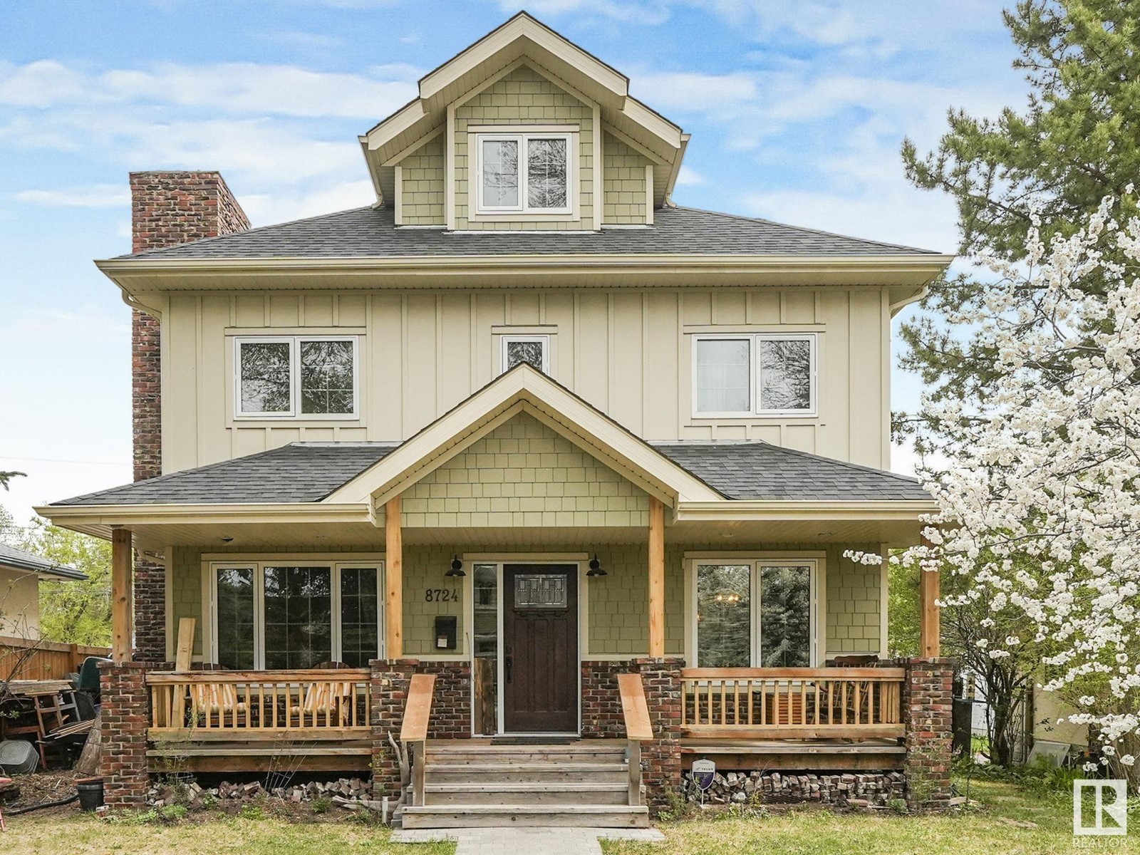 Property at 8724 92B AV NW image 1