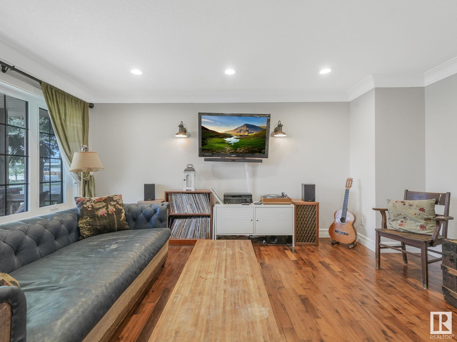 Property at 8724 92B AV NW image 5
