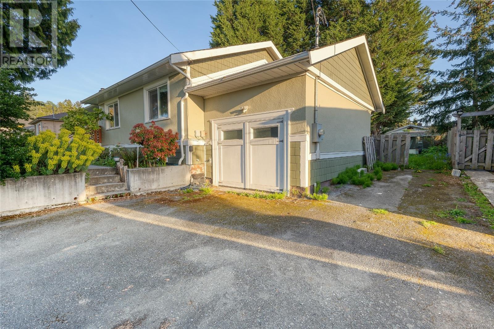 Property at 1679 Cedar Ave image 3