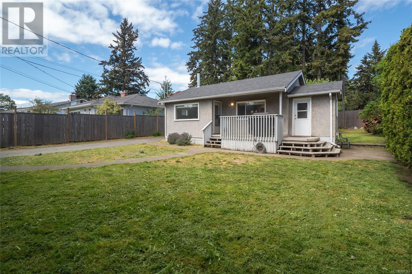 Property at 2628 Sooke Rd image 2