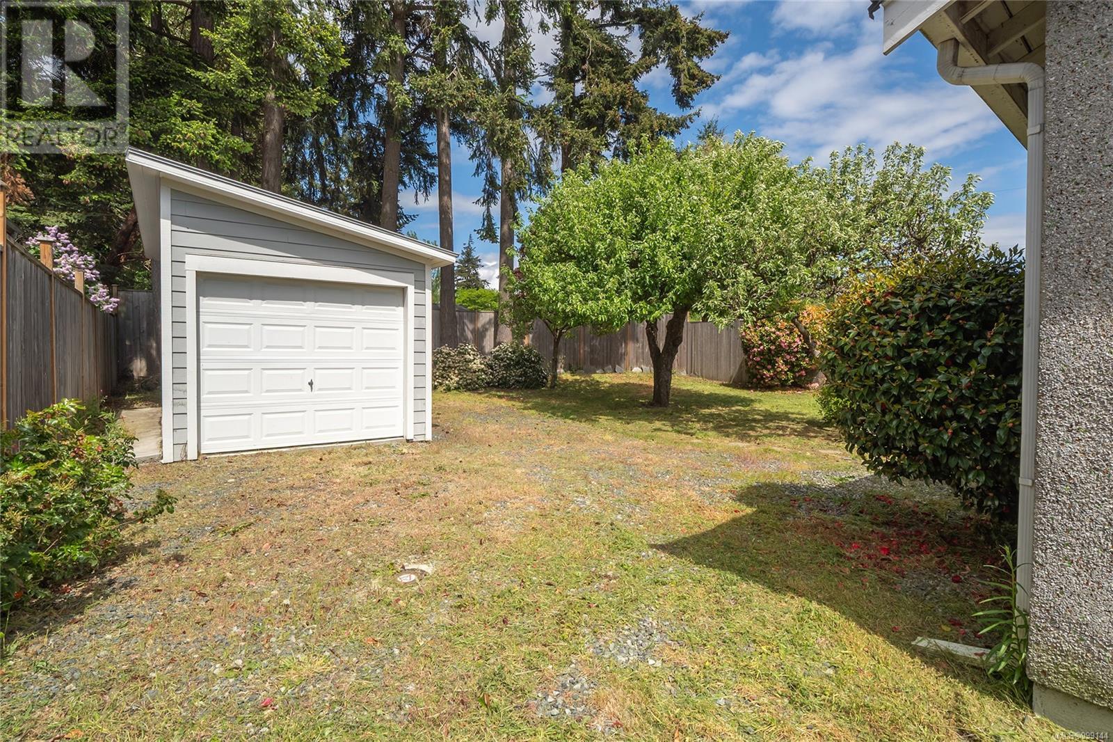 Property at 2628 Sooke Rd image 3