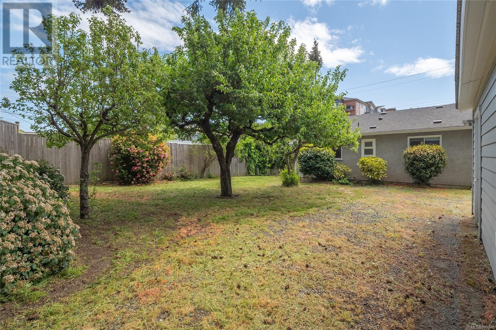Property at 2628 Sooke Rd image 4