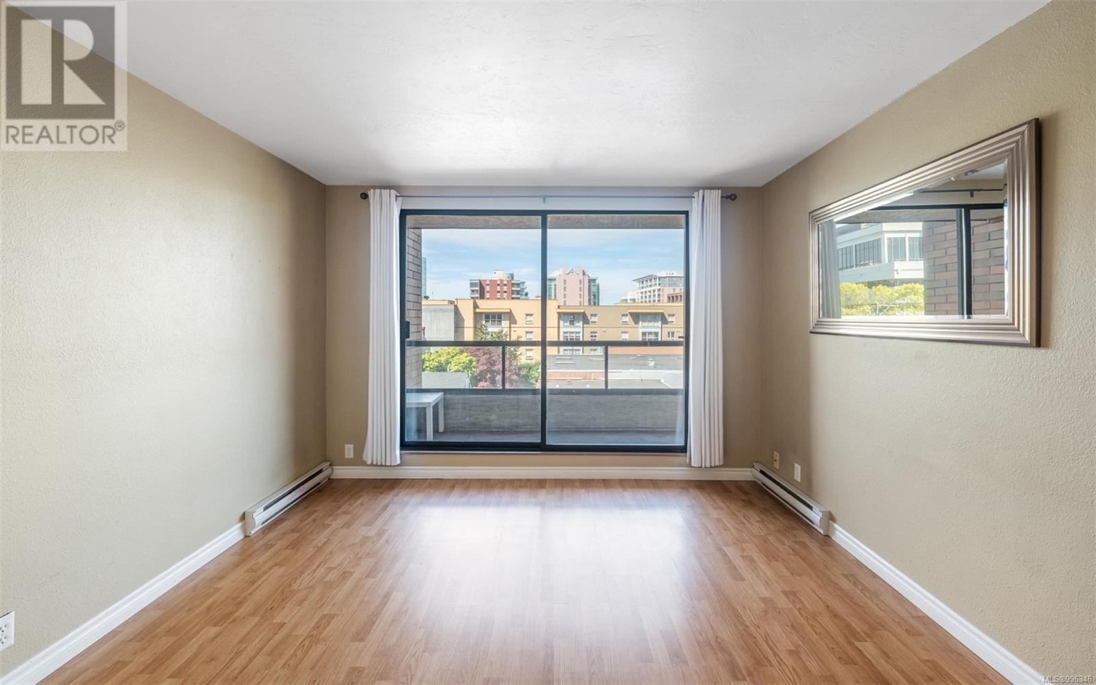 404 1630 Quadra St, Victoria, British Columbia  V8W 3J5 - Photo 5 - 996346
