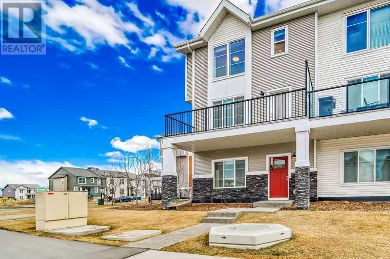 162 Savanna Street Ne, Calgary, Alberta  T3J 4B6 - Photo 3 - A2210910