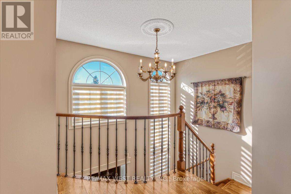 155 Villandry Crescent, Vaughan, Ontario  L6A 2P8 - Photo 36 - N12025390