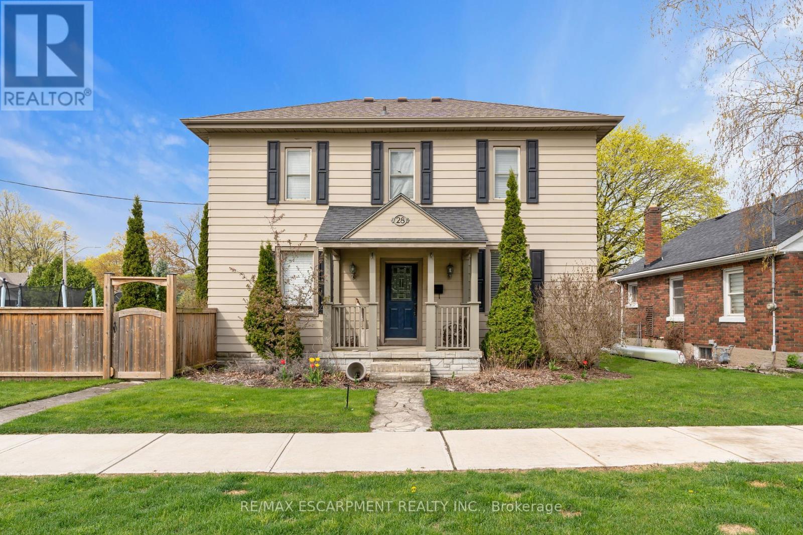 28 Market Street, Brant, Ontario  N3L 3A8 - Photo 2 - X12088349