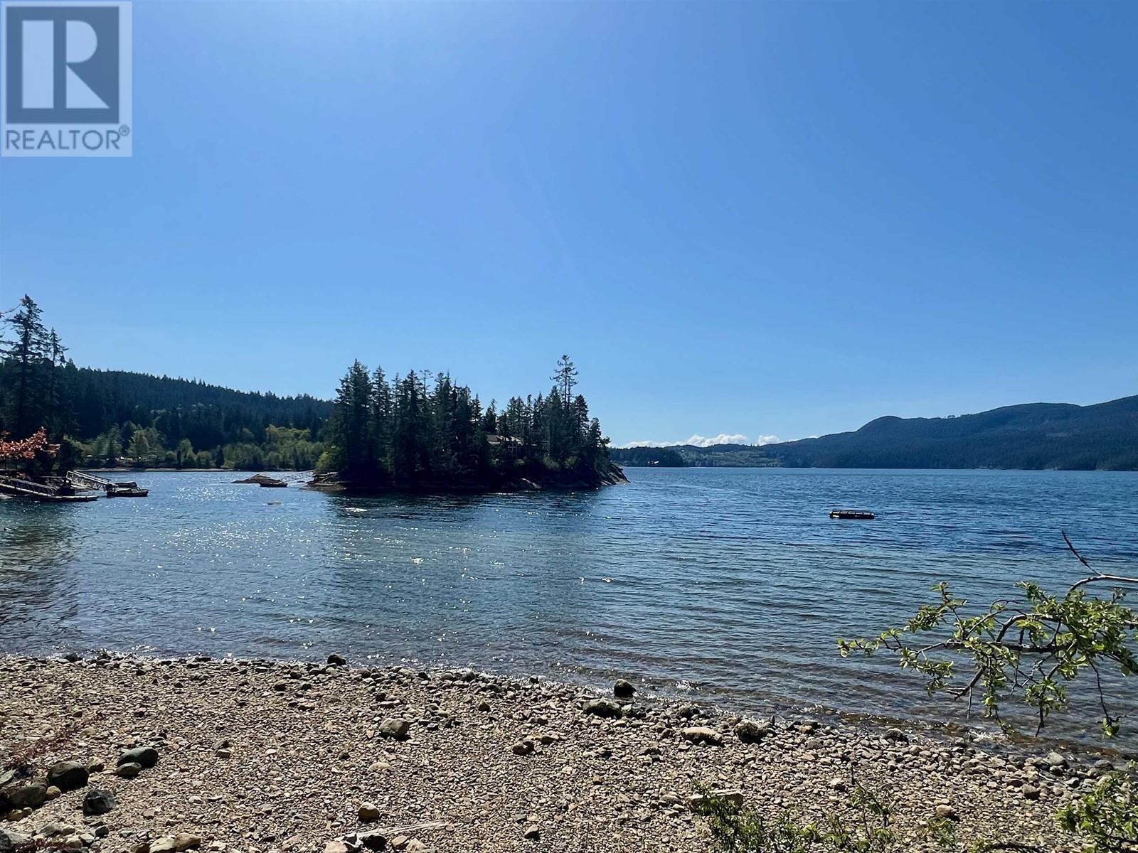 Property at 7622 SECHELT INLET ROAD image 5