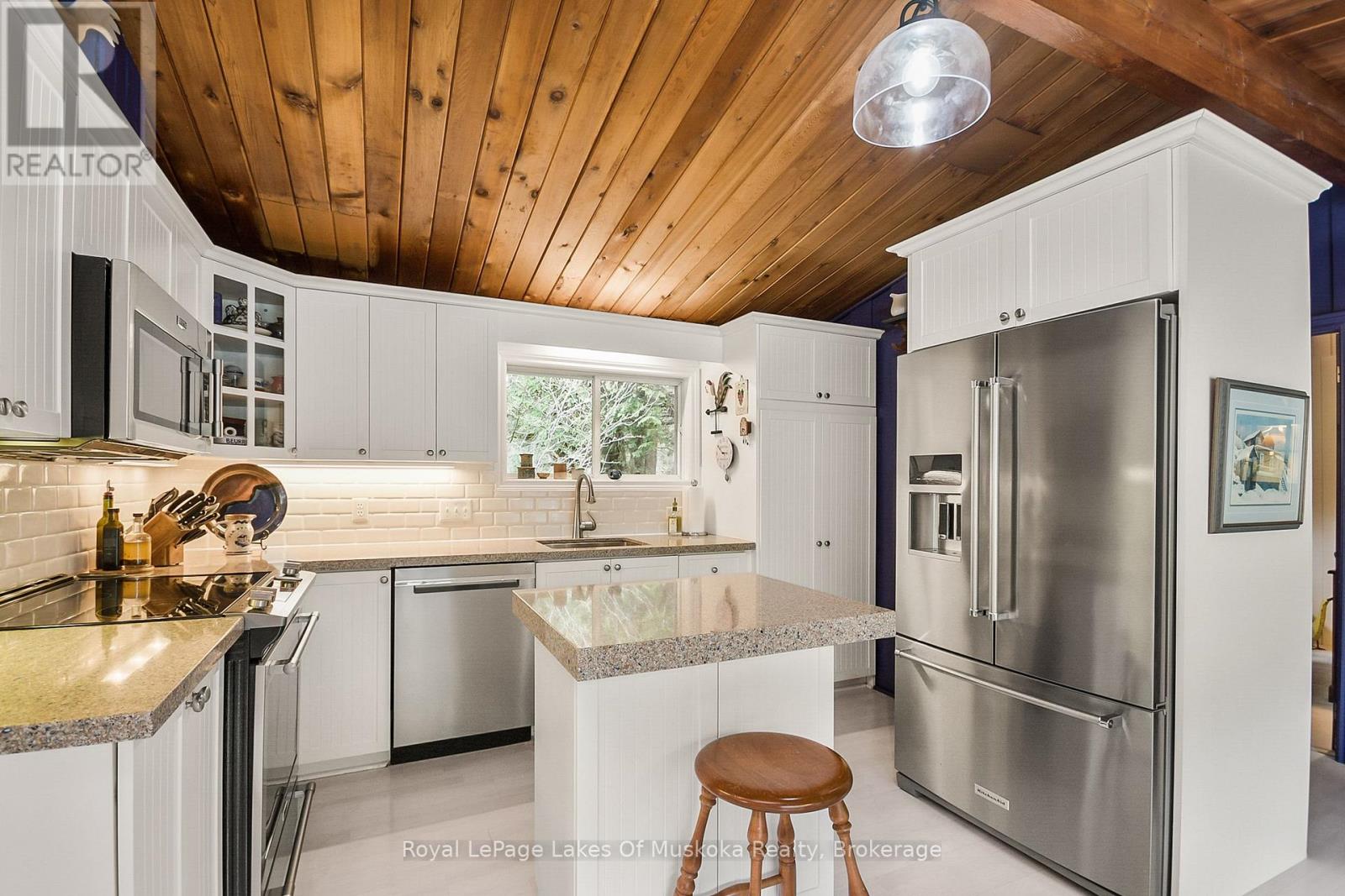 9 Summer Lane, Bracebridge, Ontario  P1L 0A1 - Photo 7 - X12135651