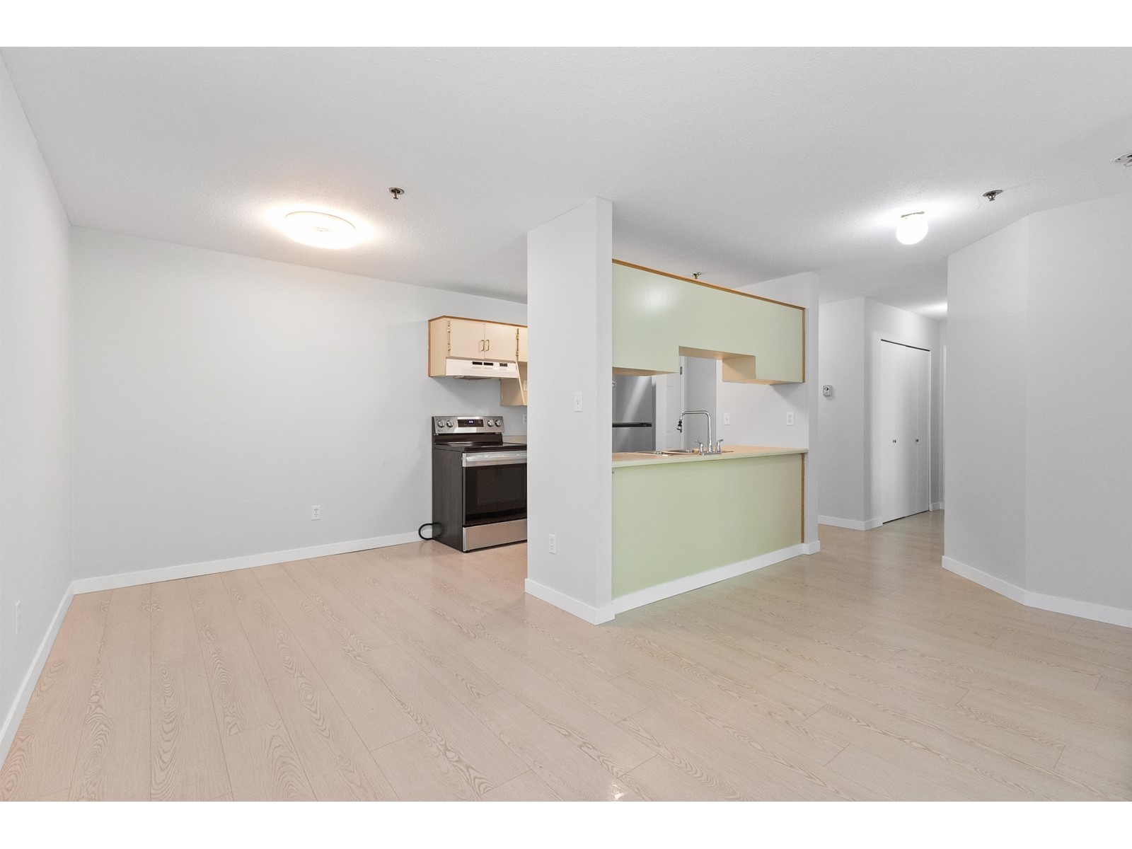 211 2130 Mckenzie Road, Abbotsford, British Columbia  V2S 3Z8 - Photo 7 - R2999945