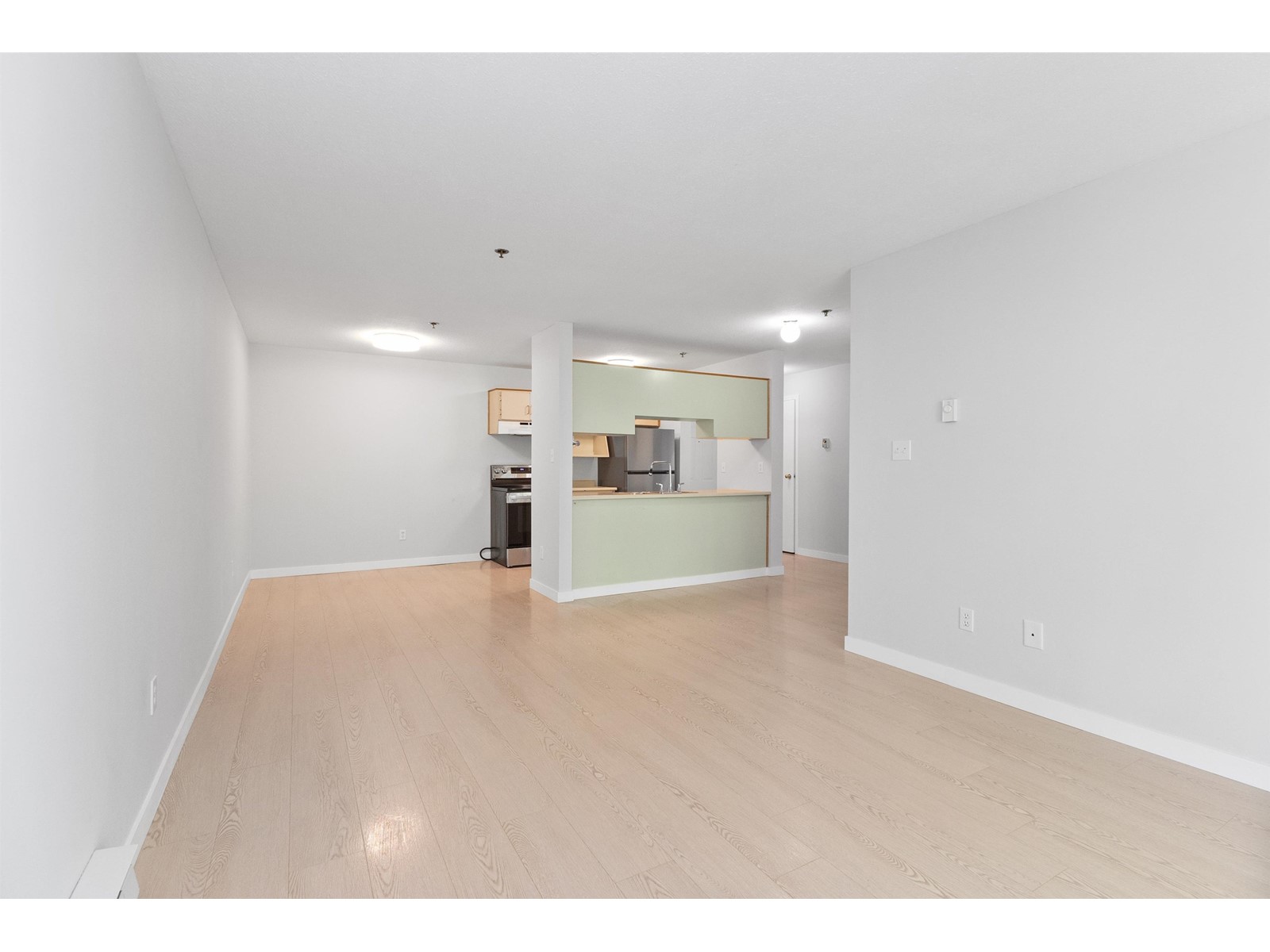 211 2130 Mckenzie Road, Abbotsford, British Columbia  V2S 3Z8 - Photo 4 - R2999945