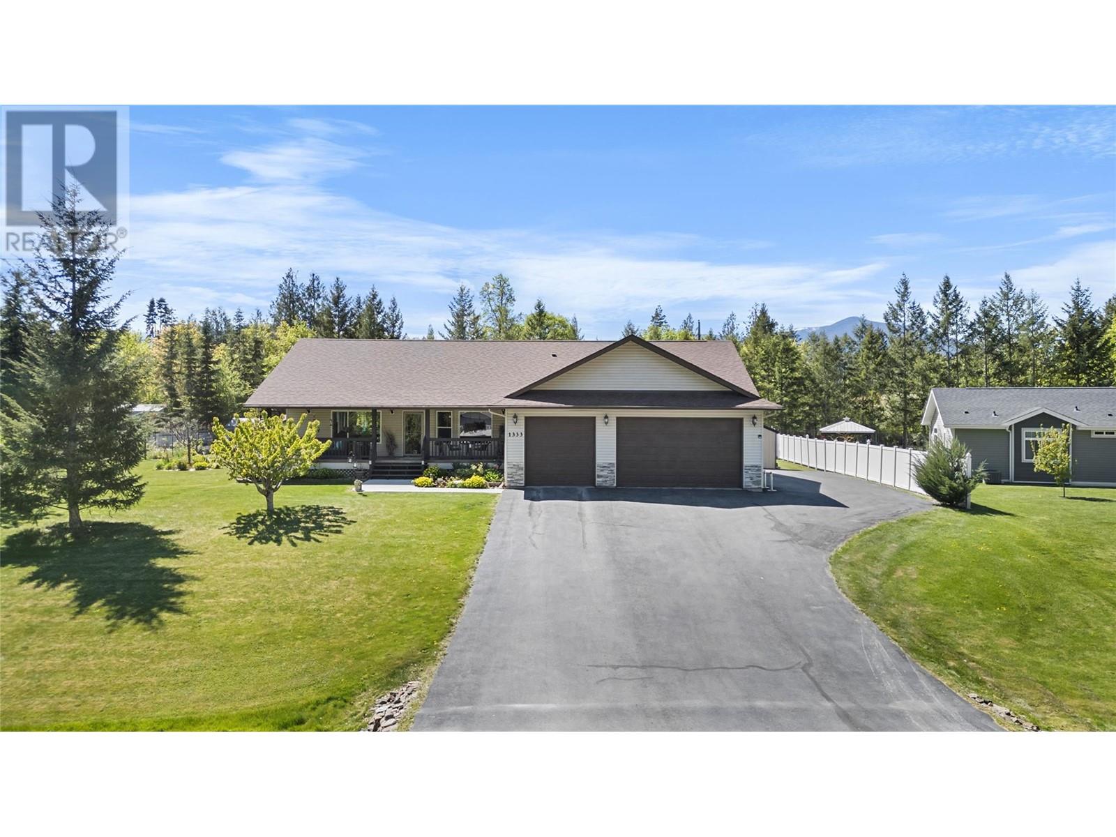 1333 8th Avenue N, Creston, British Columbia