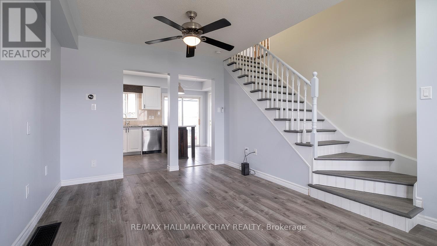 154 Maplewood Drive, Essa, Ontario  L0M 1B4 - Photo 15 - N12114888