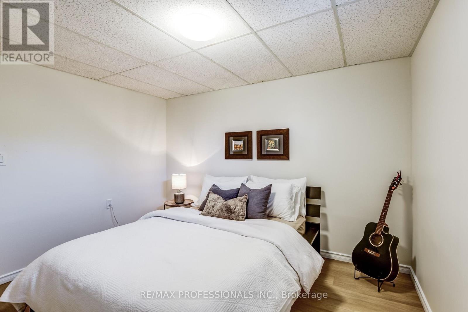 19 Wellesworth Drive, Toronto, Ontario  M9C 4P5 - Photo 32 - W12111489