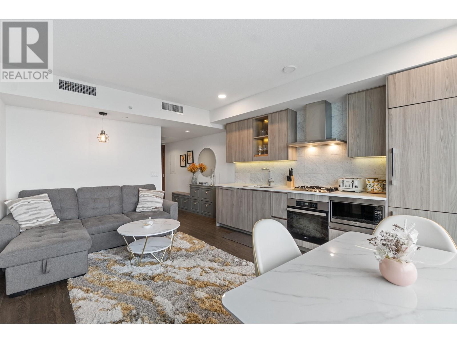 2713 89 NELSON STREET, Vancouver, British Columbia